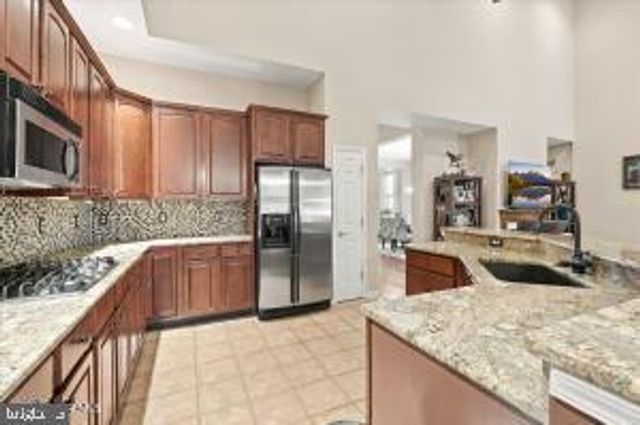 21 HEADWATERS PL, Barnegat, NJ 08005