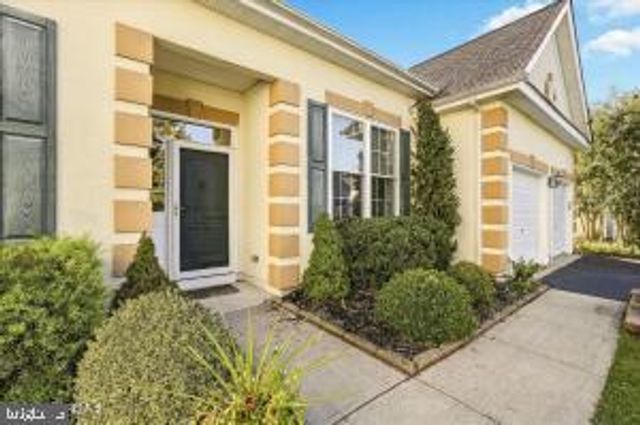 21 HEADWATERS PL, Barnegat, NJ 08005