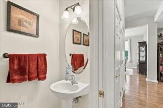 21 HEADWATERS PL, Barnegat, NJ 08005