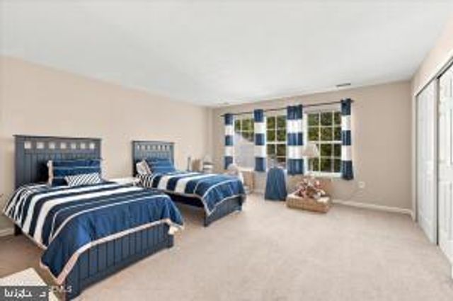 21 HEADWATERS PL, Barnegat, NJ 08005