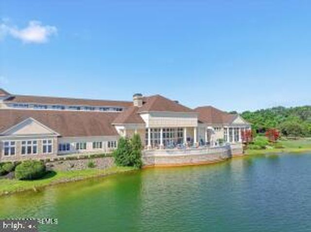 21 HEADWATERS PL, Barnegat, NJ 08005