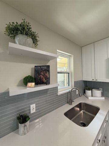 3129 Sondra Drive 203, Fort Worth, TX 76107