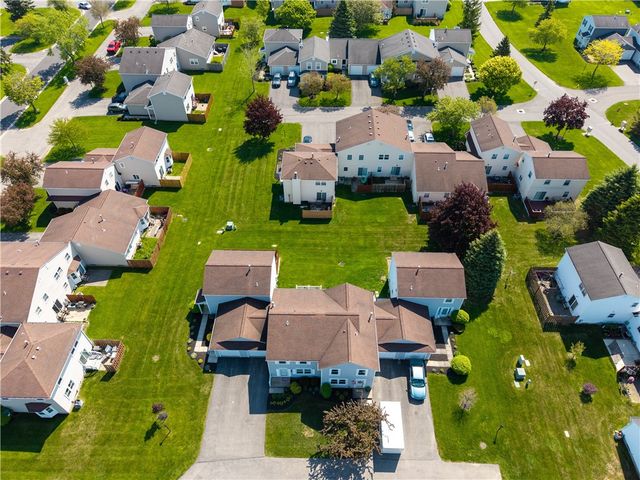 6 South Estate Drive, Webster, NY 14580