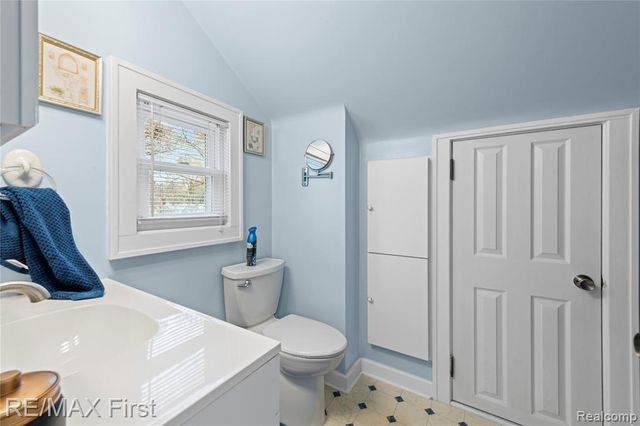 21504 Caledonia Avenue, Hazel Park, MI 48030