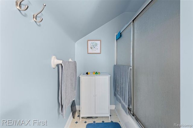 21504 Caledonia Avenue, Hazel Park, MI 48030