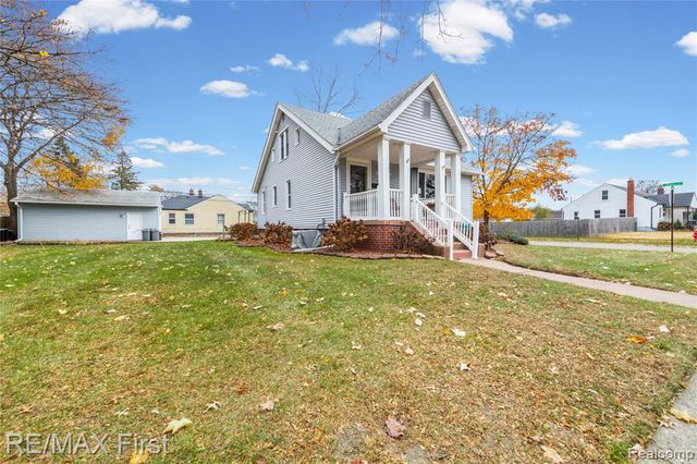 21504 Caledonia Avenue, Hazel Park, MI 48030