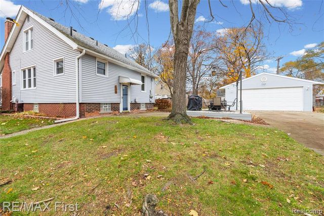 21504 Caledonia Avenue, Hazel Park, MI 48030