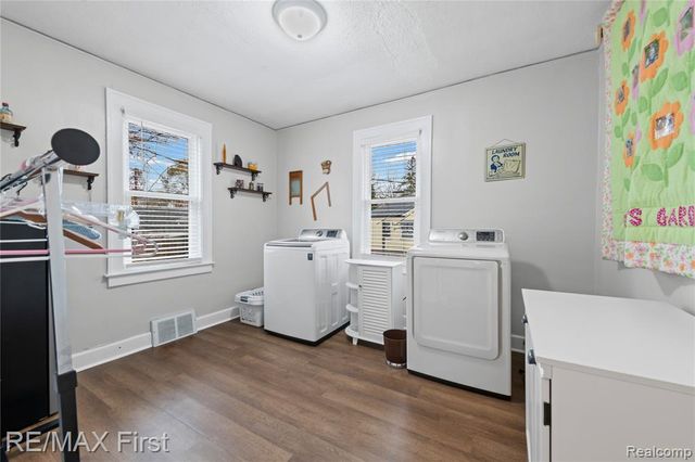 21504 Caledonia Avenue, Hazel Park, MI 48030