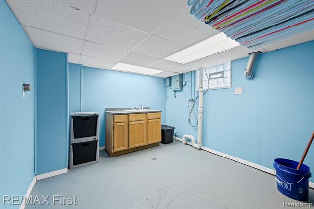 21504 Caledonia Avenue, Hazel Park, MI 48030