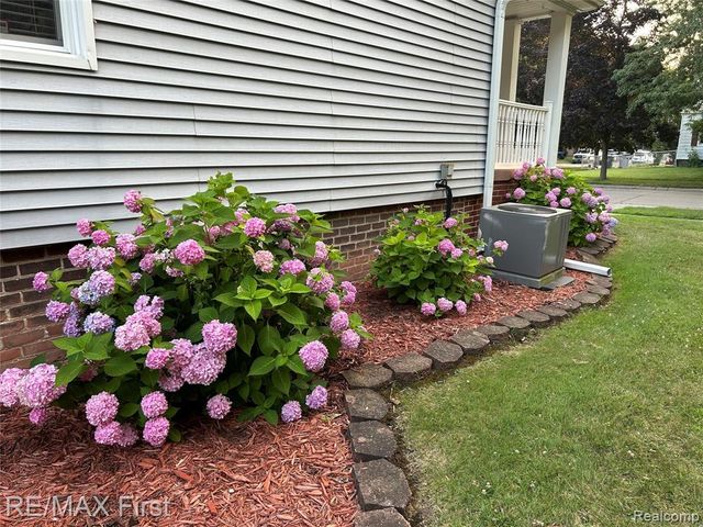 21504 Caledonia Avenue, Hazel Park, MI 48030