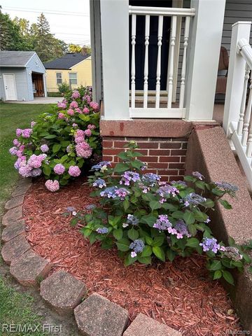 21504 Caledonia Avenue, Hazel Park, MI 48030