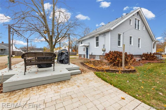 21504 Caledonia Avenue, Hazel Park, MI 48030