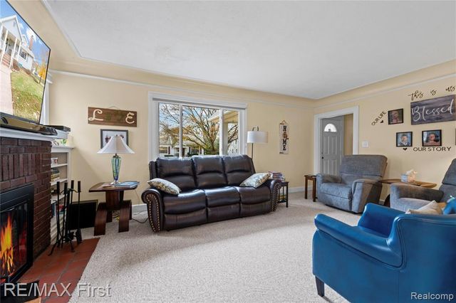 21504 Caledonia Avenue, Hazel Park, MI 48030