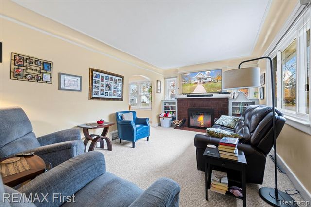 21504 Caledonia Avenue, Hazel Park, MI 48030