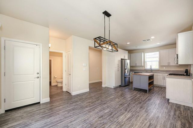 10789 Portico Cir, Rancho Cordova, CA 95670