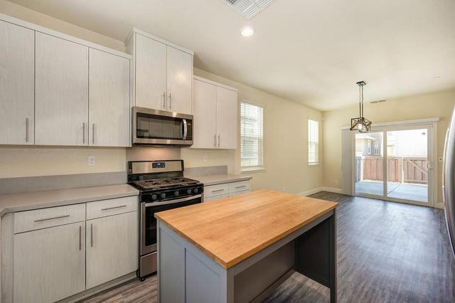 10789 Portico Cir, Rancho Cordova, CA 95670