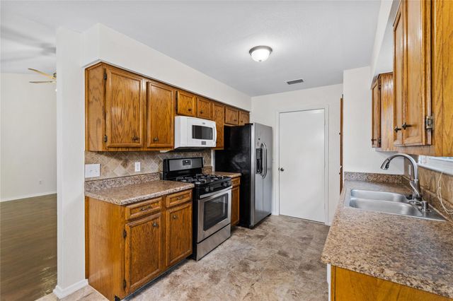 1404 Troy LN, Round Rock, TX 78664
