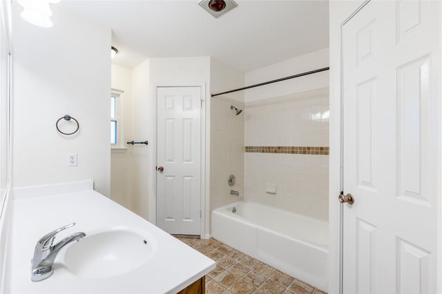 1404 Troy LN, Round Rock, TX 78664