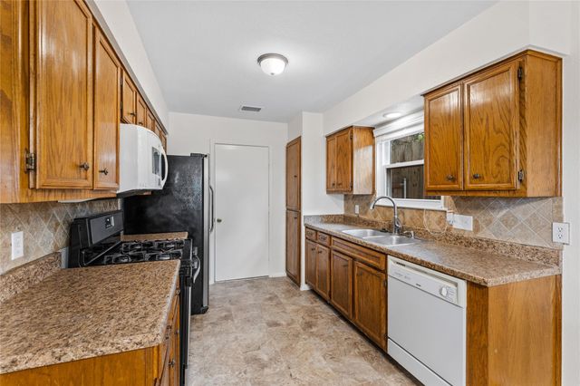 1404 Troy LN, Round Rock, TX 78664