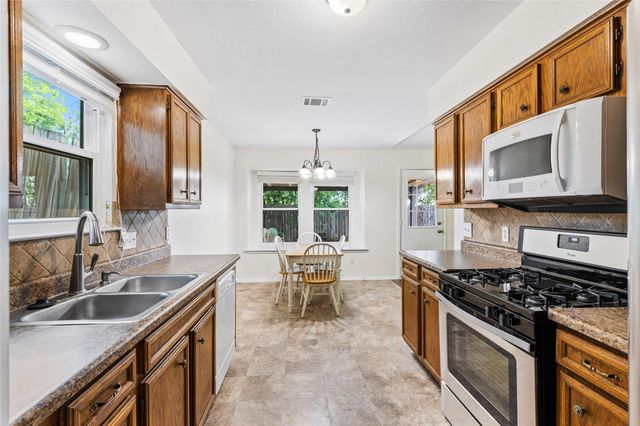 1404 Troy LN, Round Rock, TX 78664