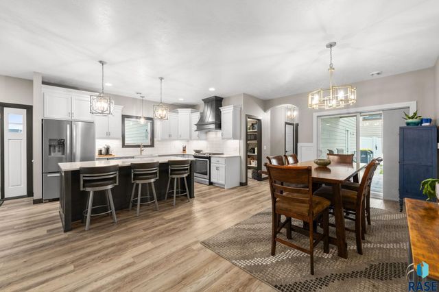 6601 E 33rd St Street, Sioux Falls, SD 57110