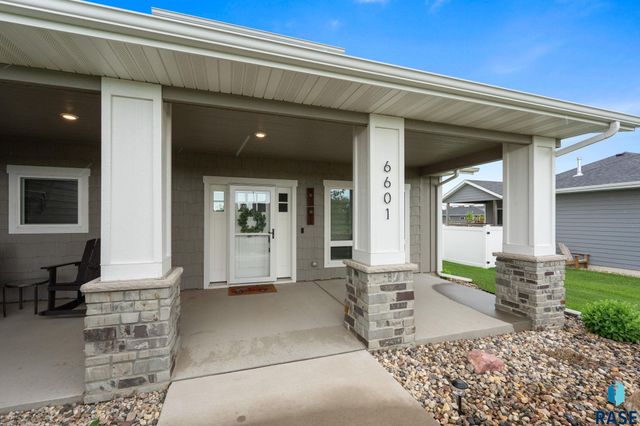 6601 E 33rd St Street, Sioux Falls, SD 57110