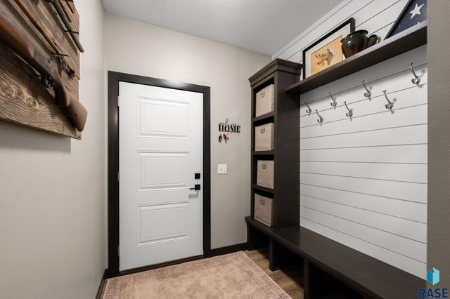 6601 E 33rd St Street, Sioux Falls, SD 57110
