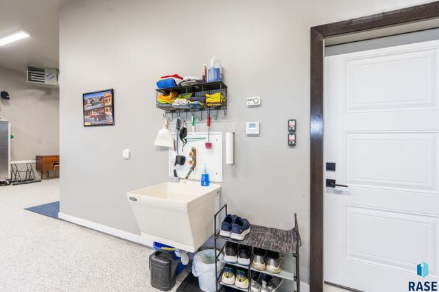 6601 E 33rd St Street, Sioux Falls, SD 57110