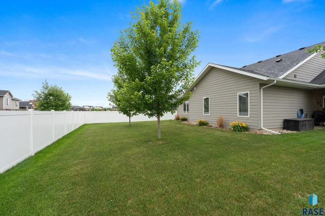 6601 E 33rd St Street, Sioux Falls, SD 57110