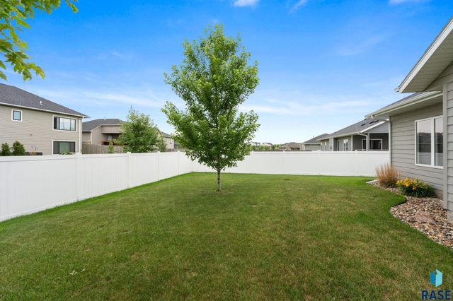 6601 E 33rd St Street, Sioux Falls, SD 57110