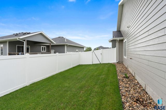 6601 E 33rd St Street, Sioux Falls, SD 57110