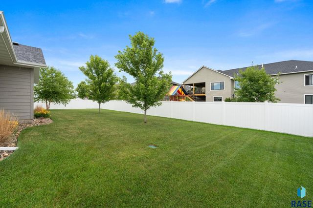 6601 E 33rd St Street, Sioux Falls, SD 57110