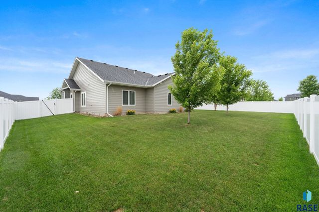 6601 E 33rd St Street, Sioux Falls, SD 57110