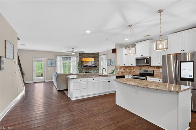 906 Maxine Street, Kernersville, NC 27284