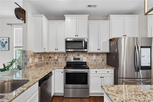 906 Maxine Street, Kernersville, NC 27284