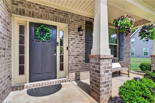 906 Maxine Street, Kernersville, NC 27284