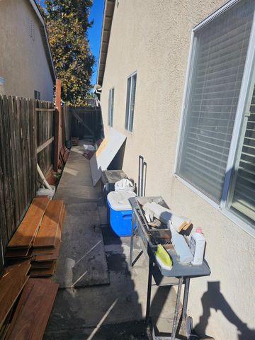 1702 SW Sicily St #1, Stockton, CA 95206