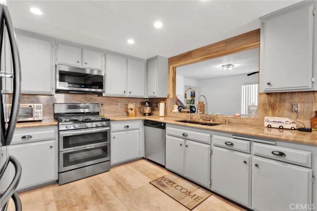 13720 Windward, Helendale, CA 92342