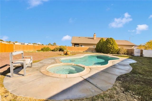 13720 Windward, Helendale, CA 92342