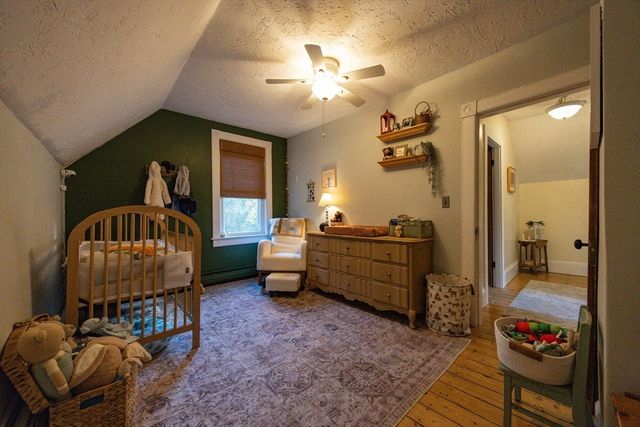 9 Wilson Ln, Chelmsford, MA 01863