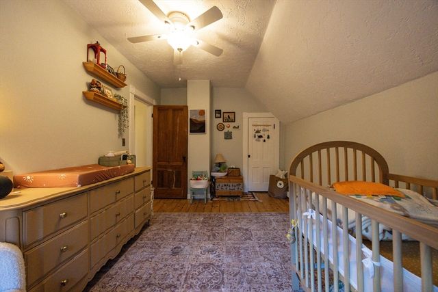 9 Wilson Ln, Chelmsford, MA 01863