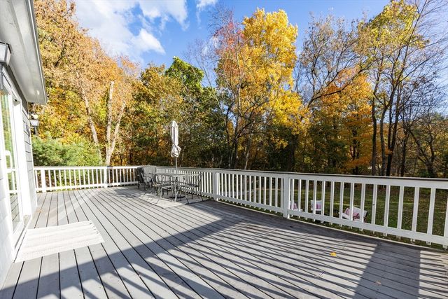 9 Wilson Ln, Chelmsford, MA 01863