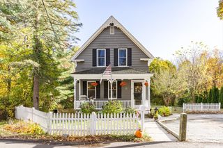 9 Wilson Ln, Chelmsford, MA 01863