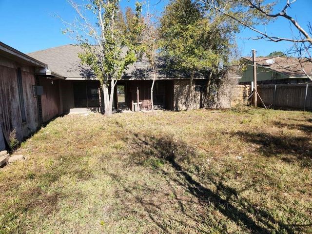 4401 Kitty Chapin Avenue, Orange, TX 77632