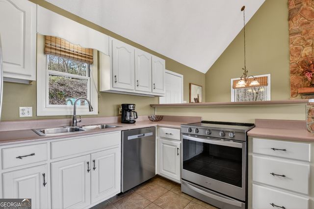 250 Noah Circle, Ellijay, GA 30540