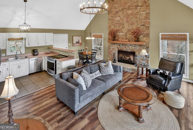 250 Noah Circle, Ellijay, GA 30540