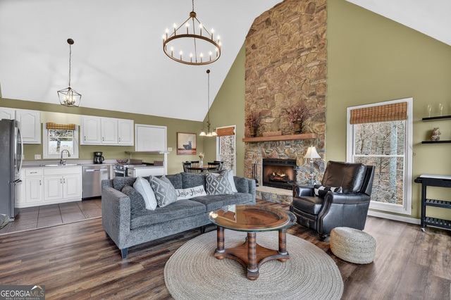 250 Noah Circle, Ellijay, GA 30540