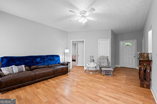 35 S Robin Lane, Newnan, GA 30263