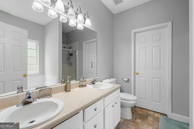 35 S Robin Lane, Newnan, GA 30263