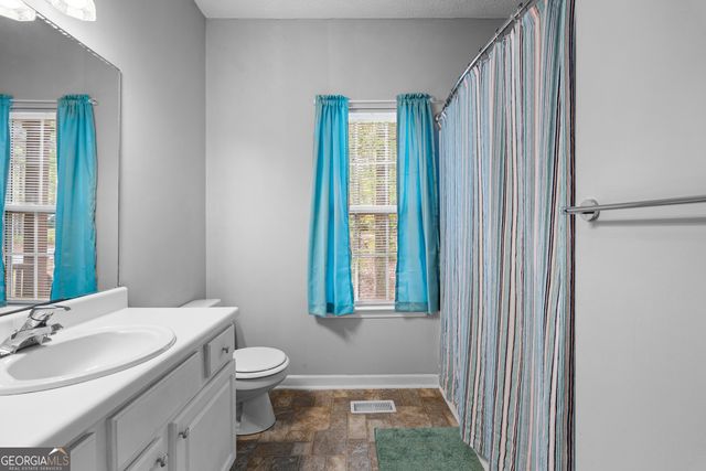 35 S Robin Lane, Newnan, GA 30263